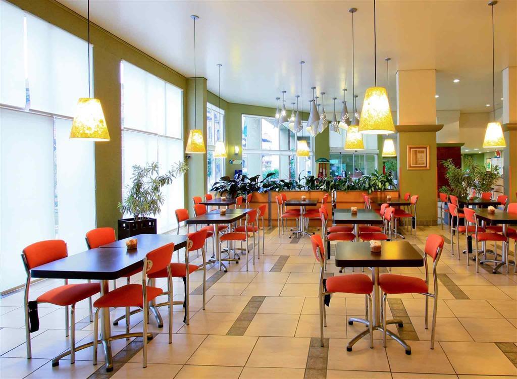 Ibis Blumenau酒店 餐厅 照片